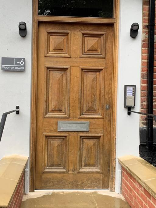 Large, Newly Renovated, Three Bedroom Town Centre Split Level Apartment With Free Parking, Sleeps Seven - Walking Distance To Beach Bournemouth Eksteriør bilde